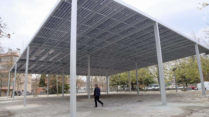 Vitoria pone en funcionamiento la pérgola fotovoltaica de Abetxuko