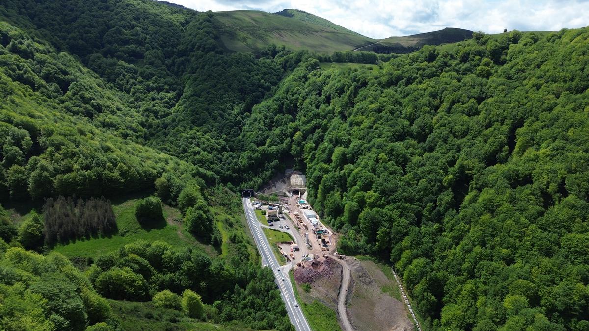 Boca norte del túnel de Belate
