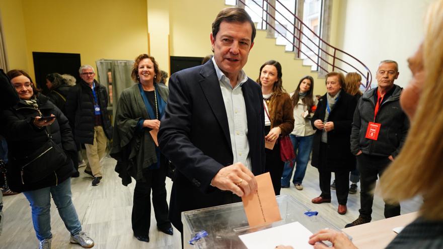 Cautivo y desarmado el ejército rojo...