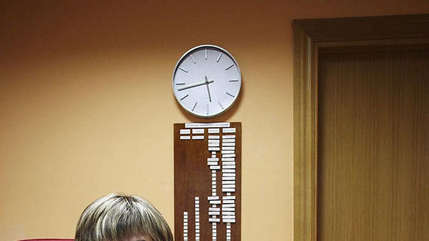 Susana Burusco, voluntaria desde hace casi seis años de la organización Teléfono de la Esperanza, en su sede de la Rochapea.