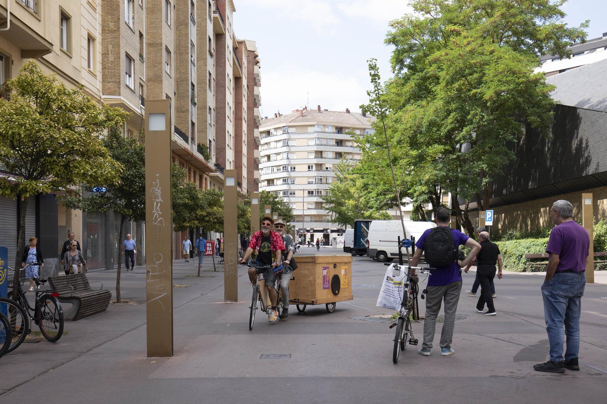 En imágenes: El Aztarna Beltza ya está en marcha por Vitoria