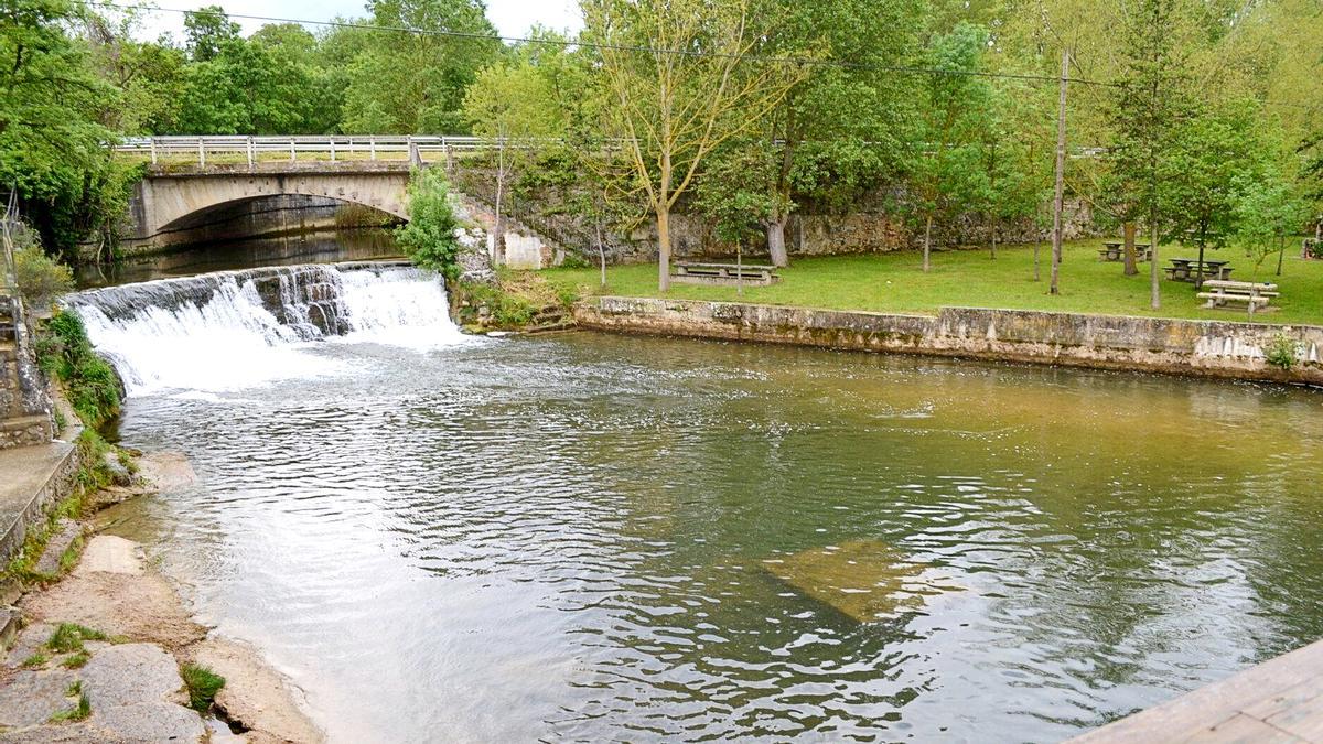 La piscina fluvial de Fresnedo, en Kanpezu (Álava)