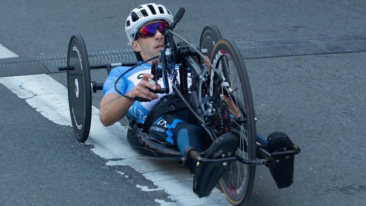 Un atleta en handbike, en la edición del año pasado de la Behobia-San Sebastián.