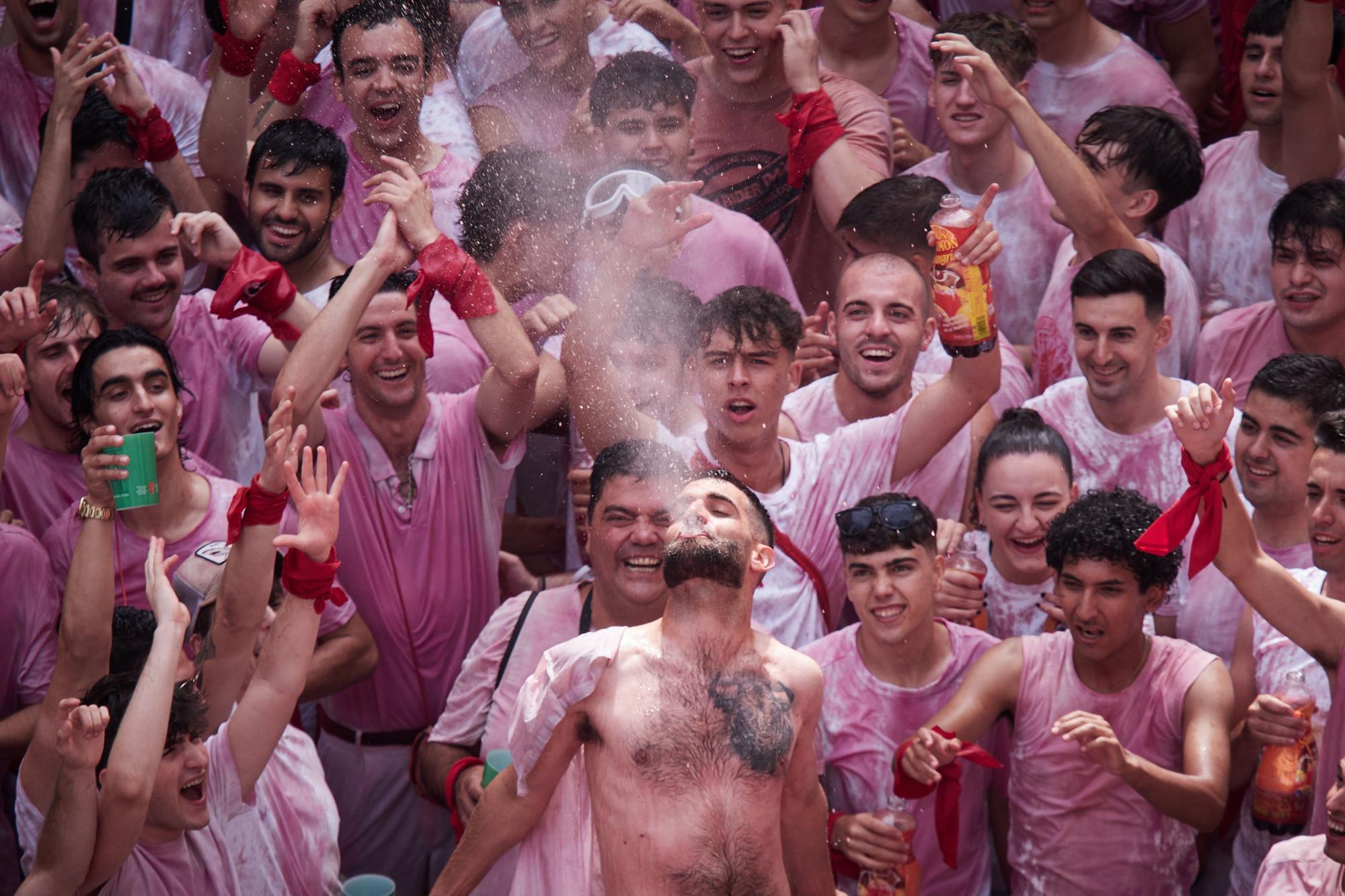 Fotos del  Chupinazo de San Fermín 2025 en Pamplona: ¡La fiesta más internacional se enciende con un grito solidario por Palestina!