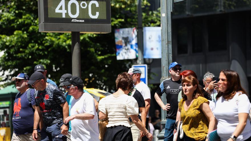 Bilbao intenta 'placar' al calor asfixiante: los termómetros llegan a los 40 grados