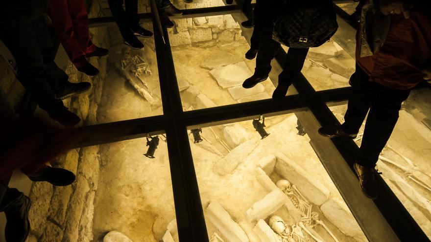 Oportunidad para adentrarse en la necrópolis medieval de Zarautz, con más de mil años de historia