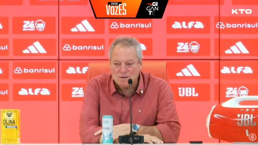 Las vergonzosas declaraciones homófobas de un entrenador de fútbol: &quot;De rosa parecen maricas&quot;