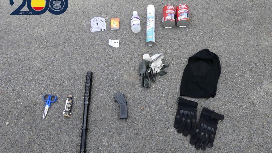 Amenaza a sus excompañeros de trabajo con un táser en Murcia y acaba detenido