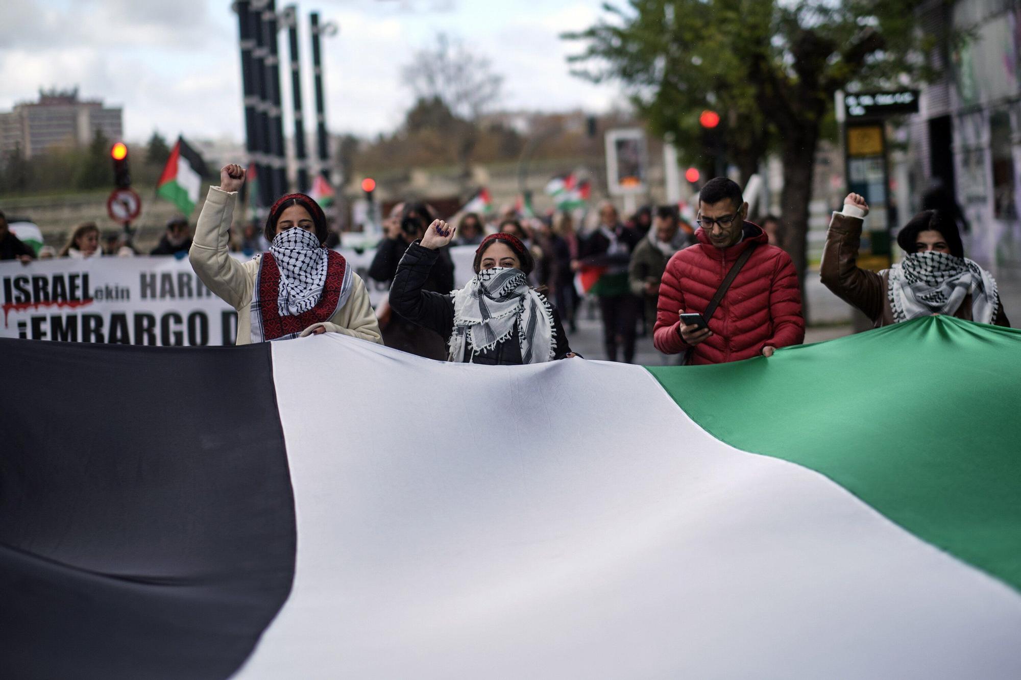 En fotos | Iruña reclama la "ruptura de relaciones con Israel"