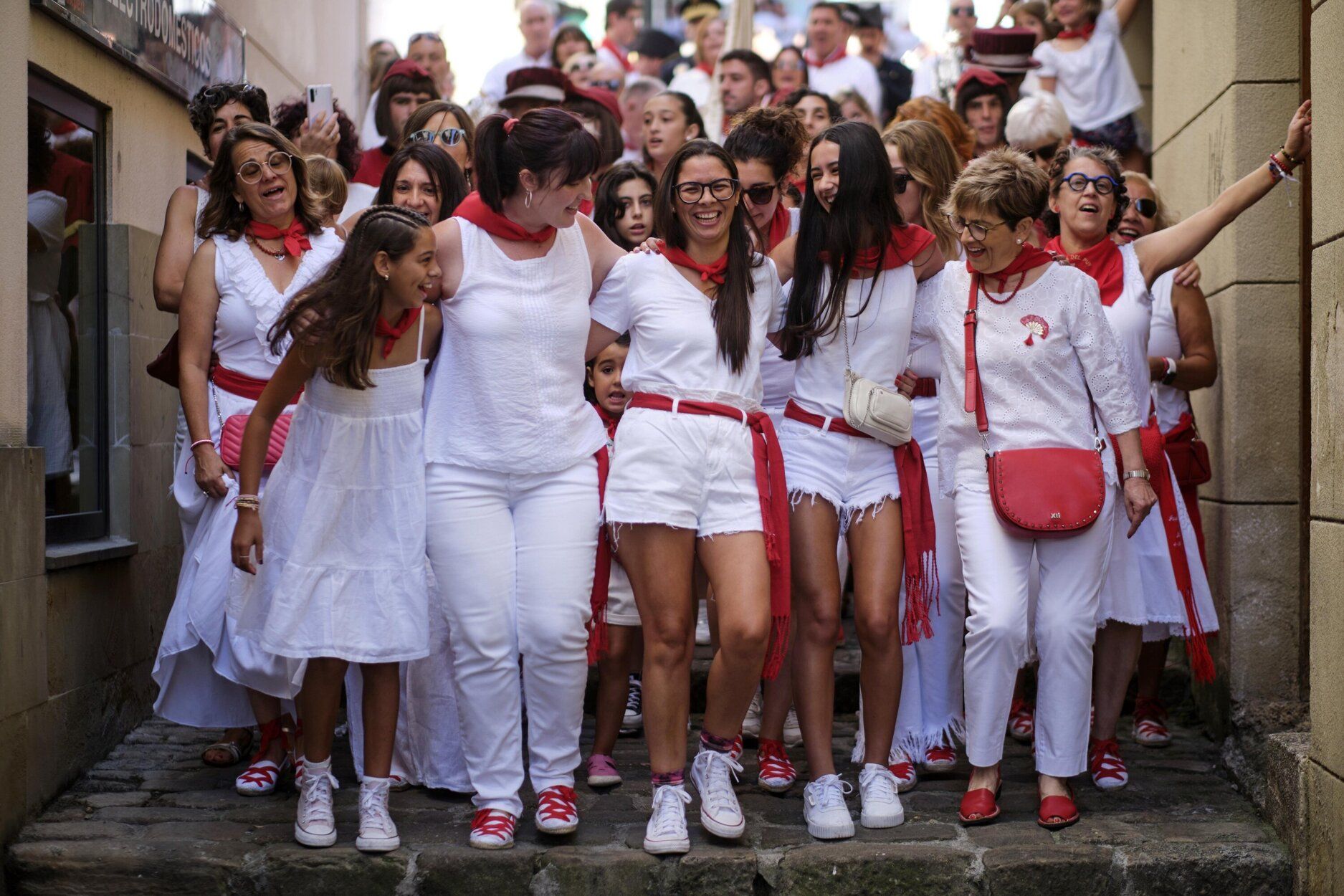 Fotos de la Bajadica del Puy de mujeres
