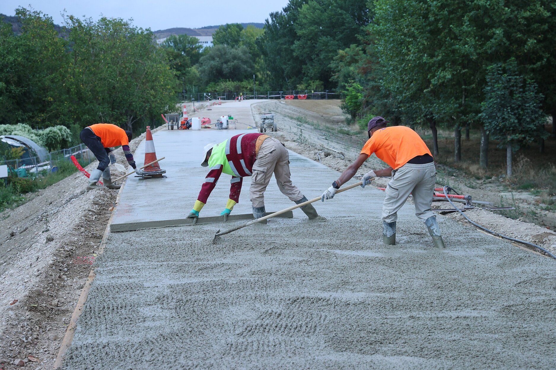 Fotos de la visita a las obras del parque de la Nopalera de Burlada