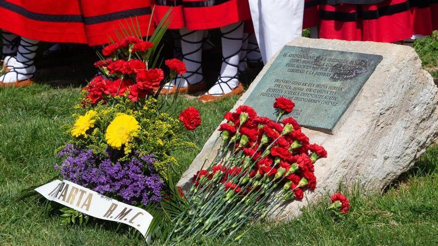 Homenaje a cuatro guardia civiles fieles a la República en Pamplona