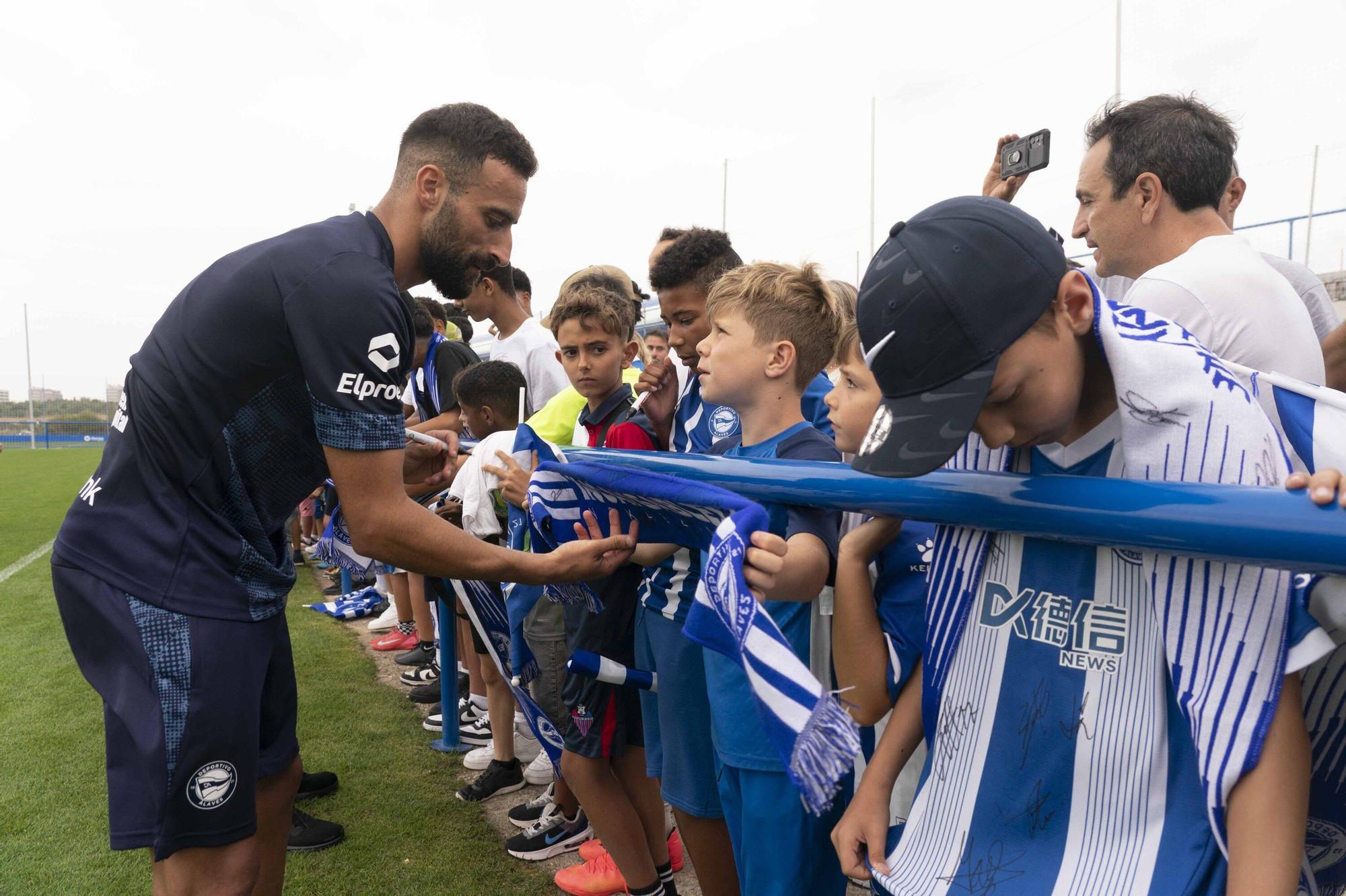 En imágenes: Una afición entregada al Alavés