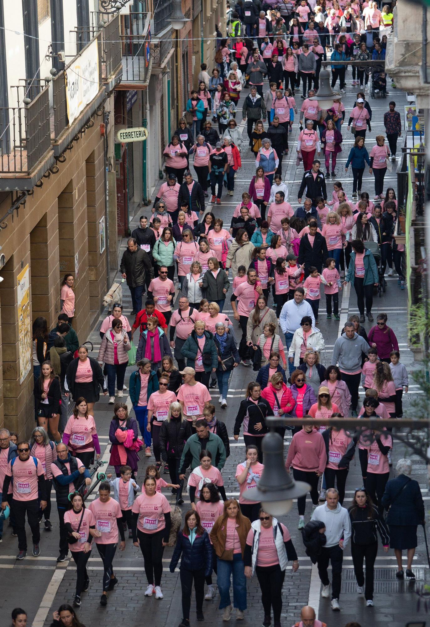 Fotos de la Carrera contra el Cáncer de Mama de Saray en Pamplona 2025