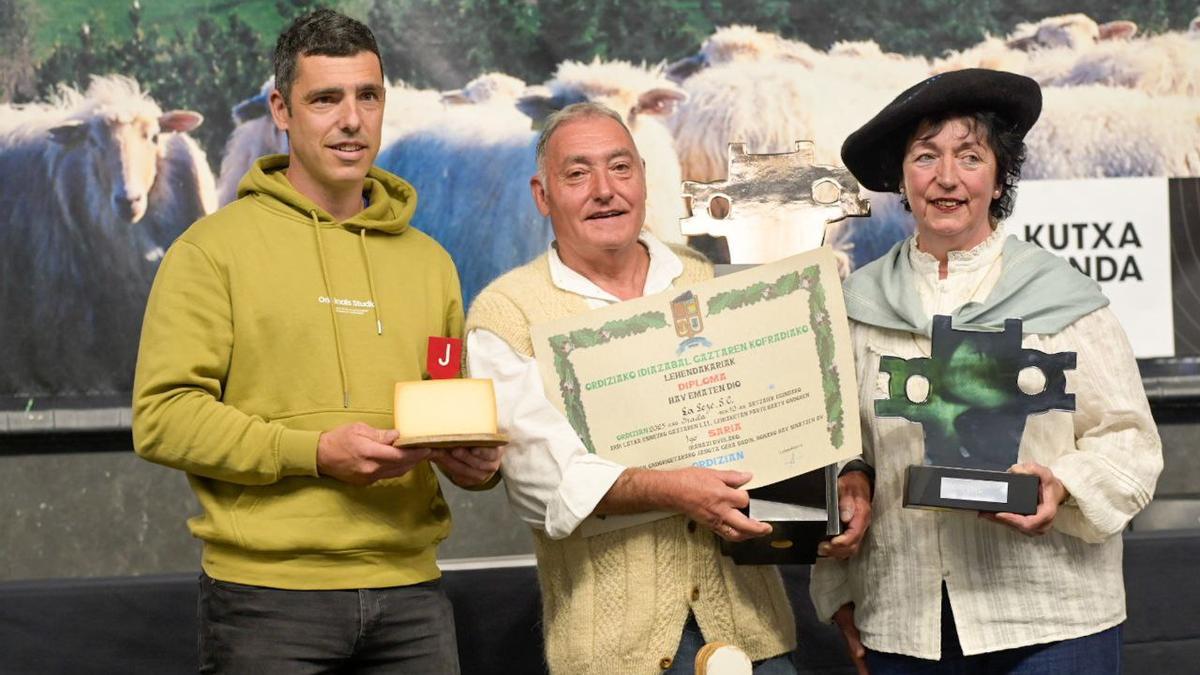 Arkaitz, Jose Mari Jauregi y Eli Gorrotxategi, ganadores del Concurso de Quesos Idiazabal de Ordizia