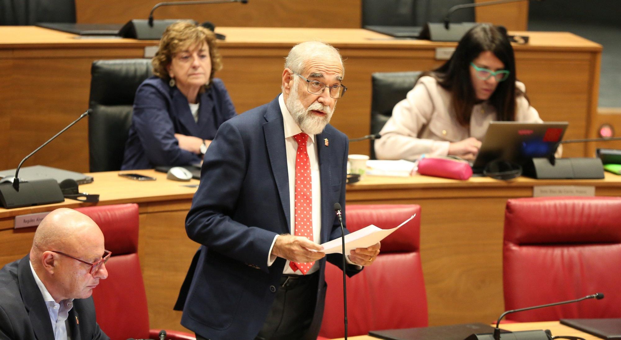 Fotos del pleno del Parlamento de Navarra del 9 de octubre