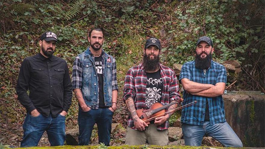 Amorebieta se sumerge en las fiestas de la calle Luis Urrengoetxea