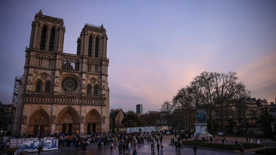 Un año después su reapertura, Notre Dame supera en visitantes al Louvre y la torre Eiffel