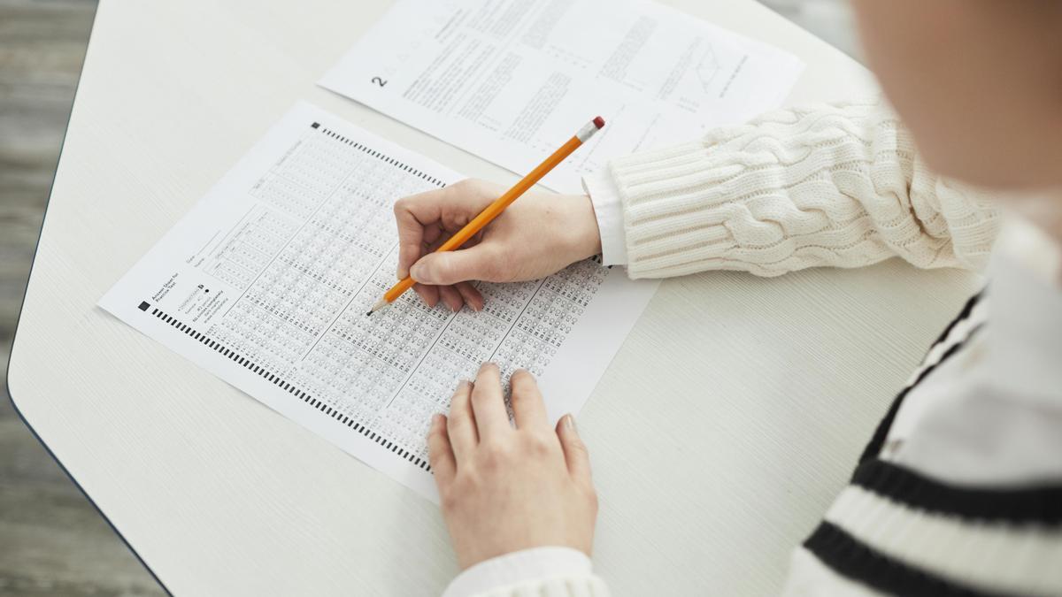 Las pruebas examinarán los conocimientos del alumnado en Matemáticas, en Primera Lengua Extranjera y en Lengua Castellana y Literatura o Lengua Vasca y Literatura.