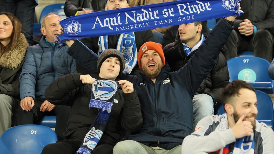 Las gradas de Mendizorroza se tiñen de albiazul