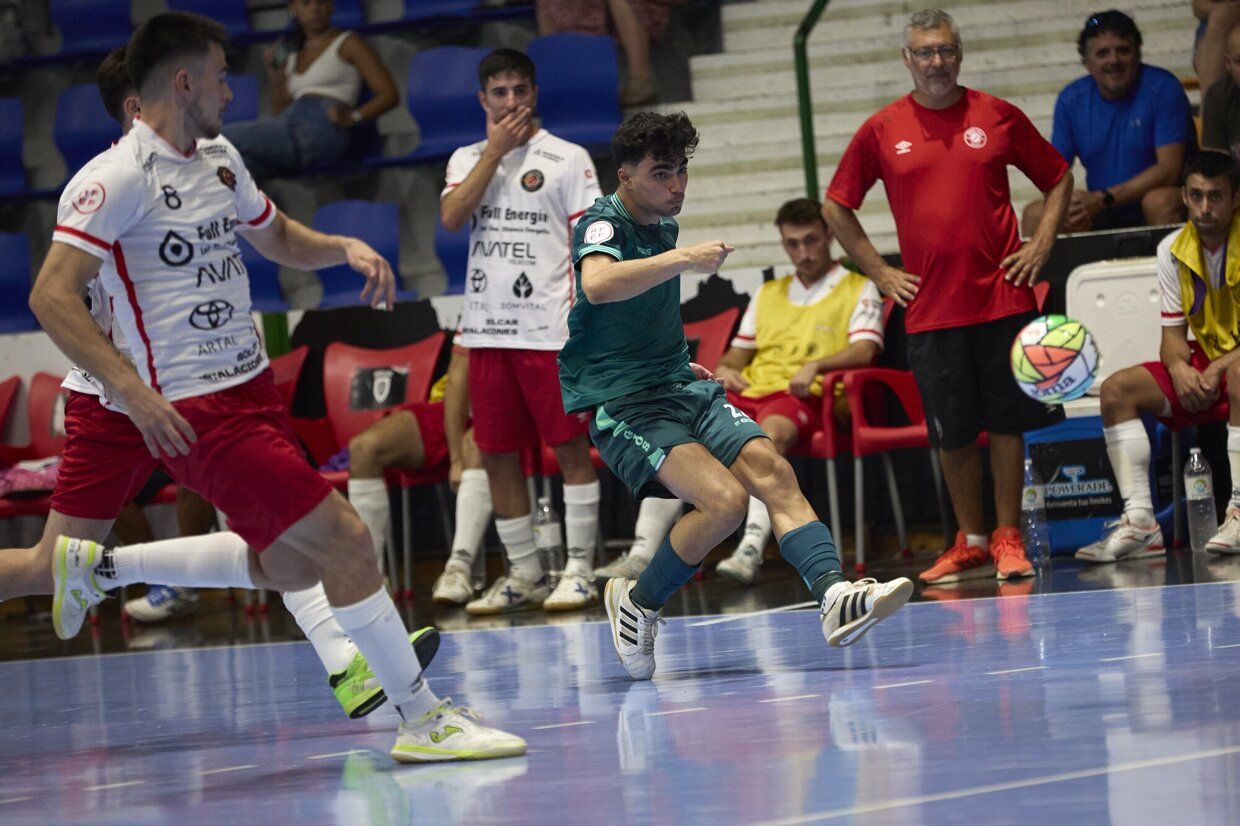 Osasuna - Magna remonta en su primer partido de la temporada