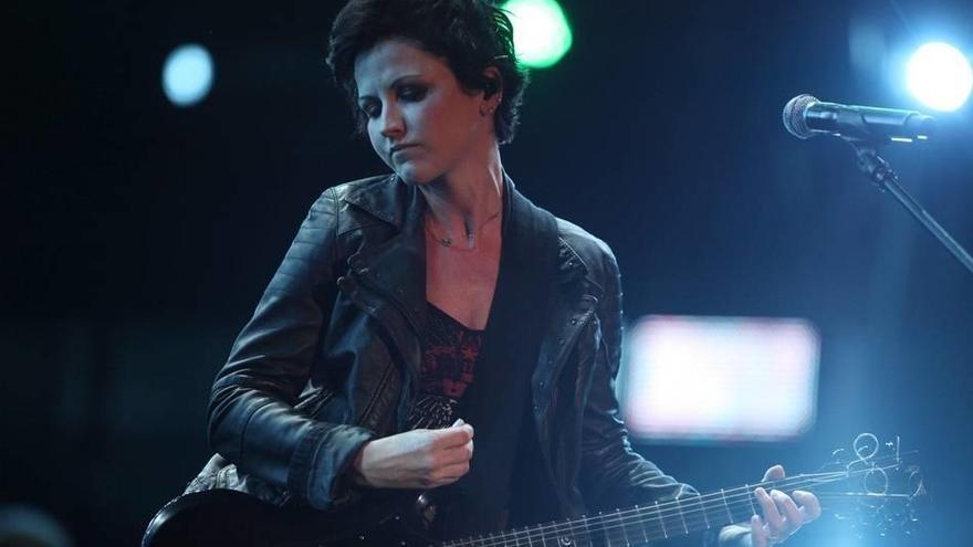 Multa de 6.000 euros a la cantante de Cranberries por agredir a un policía
