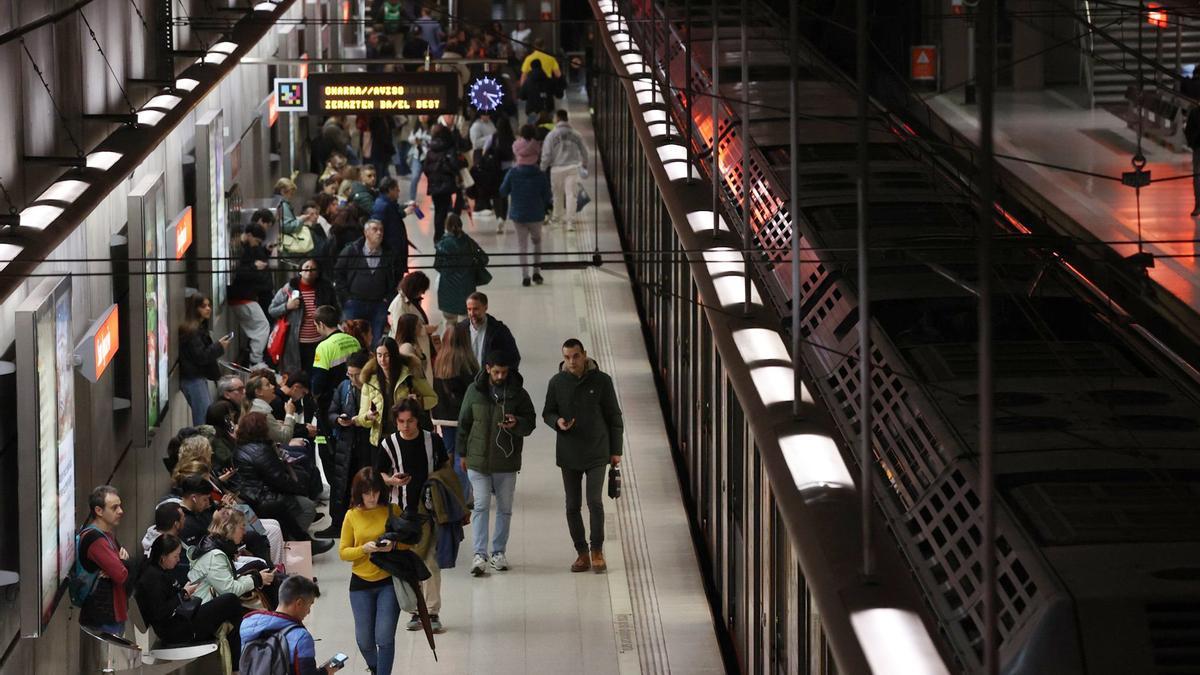 El pasado 6 de octubre un problema en la catenaria mantuvo en jaque el servicio de metro. El pasado 6 de octubre un problema en la catenaria mantuvo en jaque el servicio de metro.
