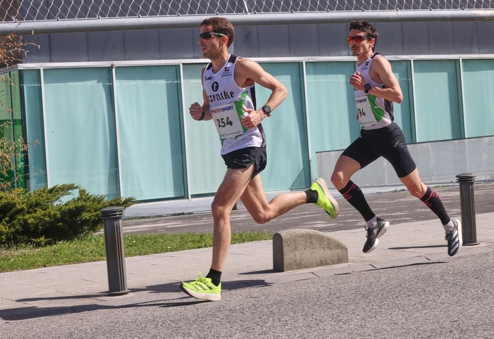 Imágenes de la carrera de Hiru Herri en Huarte este domingo