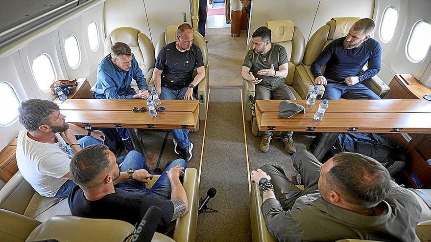 Ucrania alcanza los 500 días de resistencia pidiendo más armas para ganar la guerra