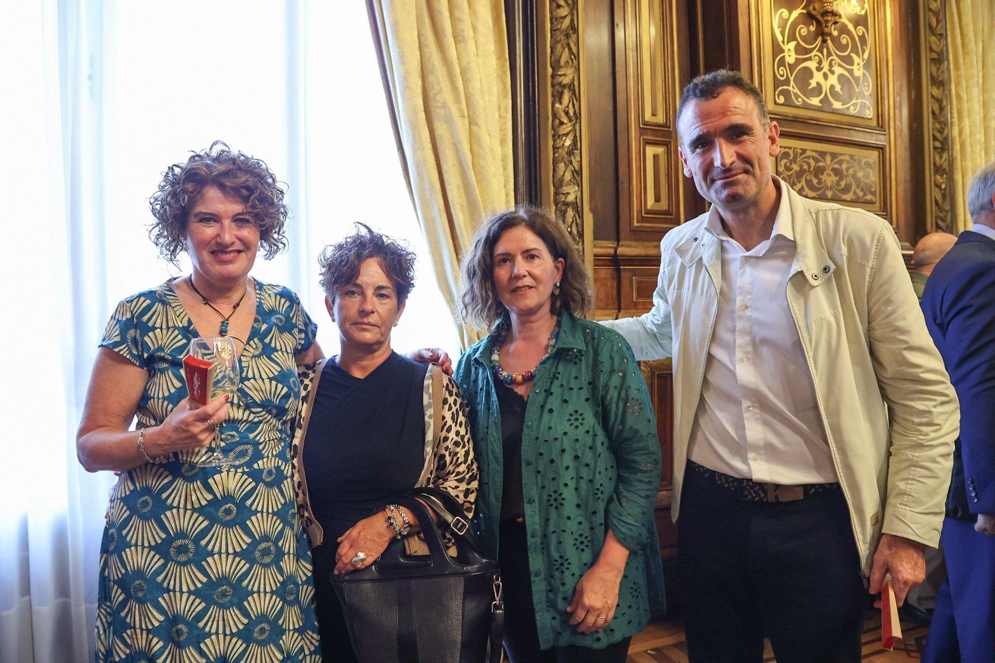 Nerea Loizaga, de Argia Fundazioa; Edurne Candelas, de ASPACE; Izaskun Landaida, de Eragintza; y Ramón Bernal, de Lantegi Batuak.