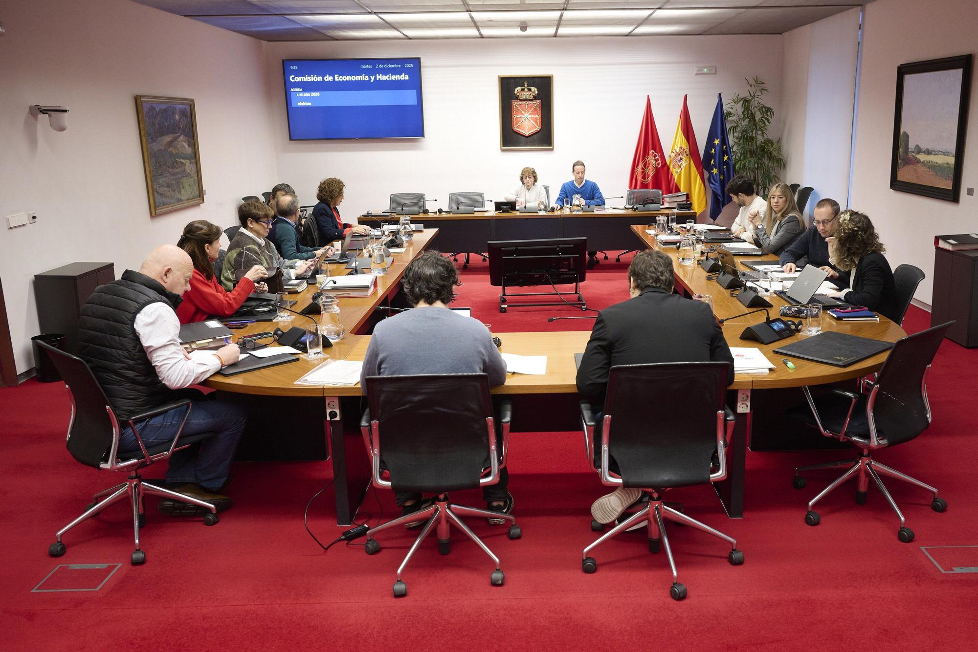 Fotos de la comisión de Economía y Hacienda del Parlamento de Navarra sobre el debate de las enmiendas a los PGN