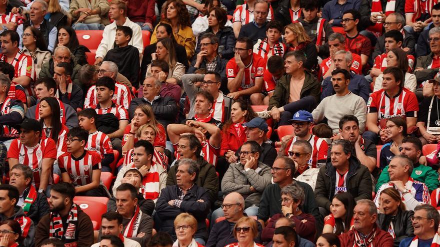 Varias peñas del Athletic preparan una kalejira para el partido ante el Celta