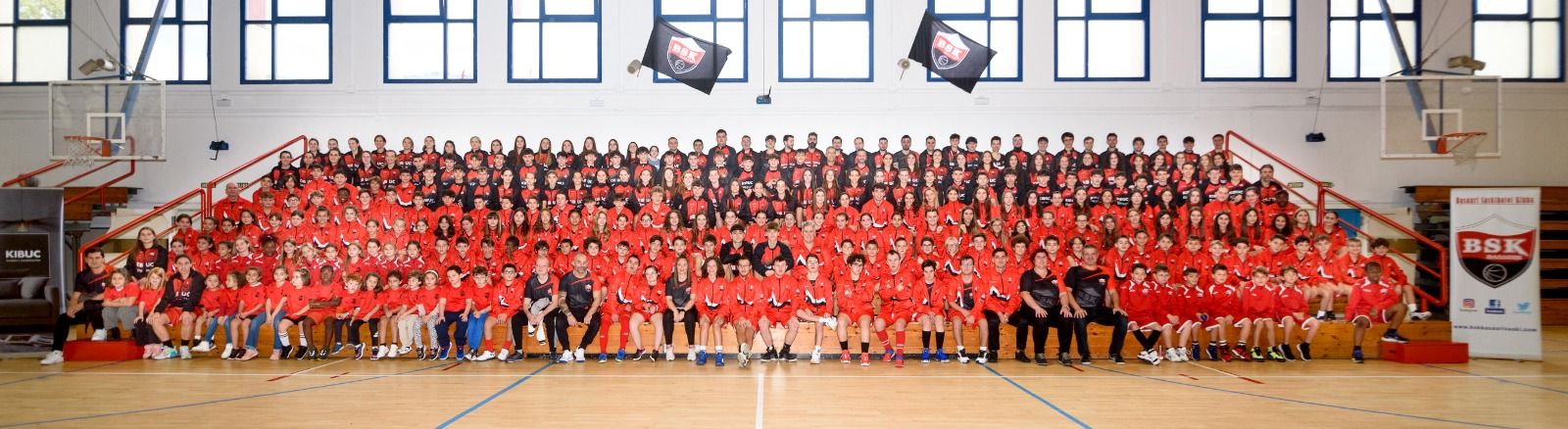 El club BSK de Basauri tiene 12 equipos escolares, 13 federados y uno de deporte adaptado. Adem´s de participar en competiciones oficiales, colabora en fiestas de la localidad con la organización de campeonatos 3X3.