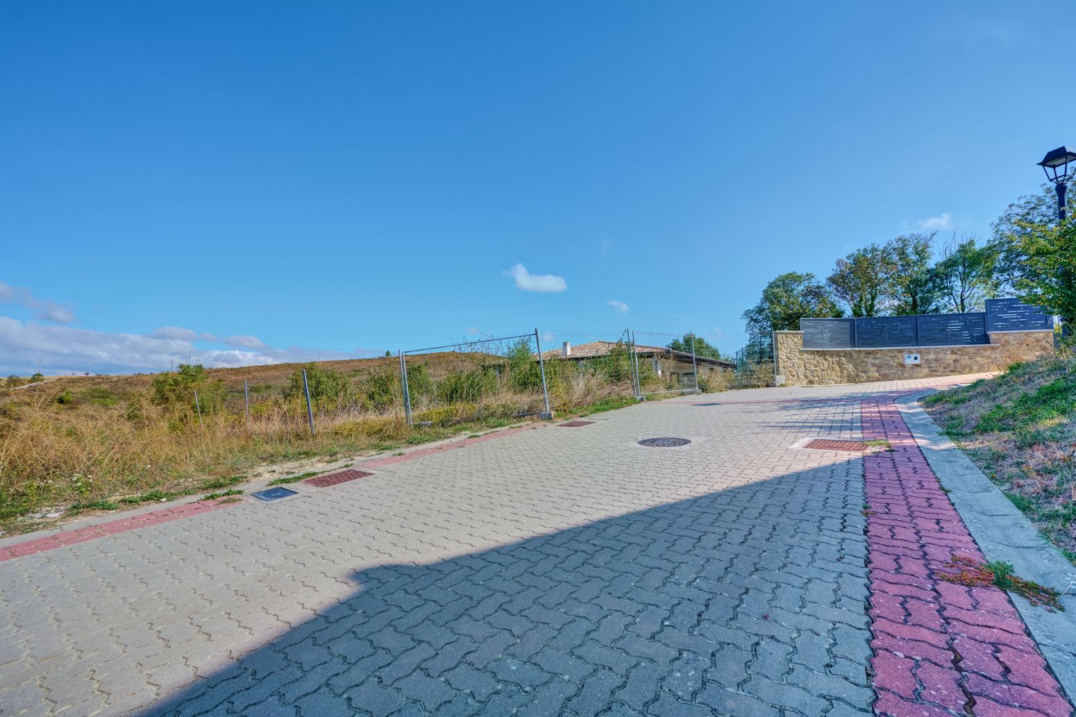 Oportunidad única en el valle de Aranguren: parcela urbanizada de 635 m² lista para tu proyecto