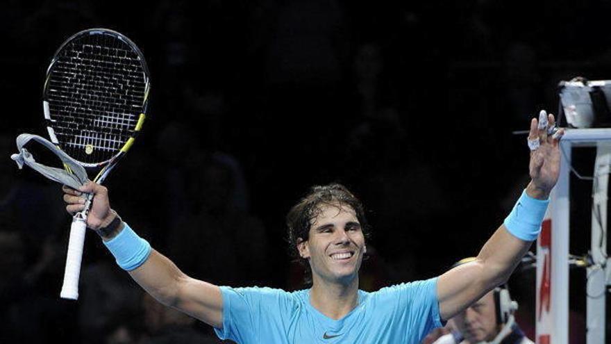 Rafa Nadal arrolla a Ferrer en la Copa de Maestros