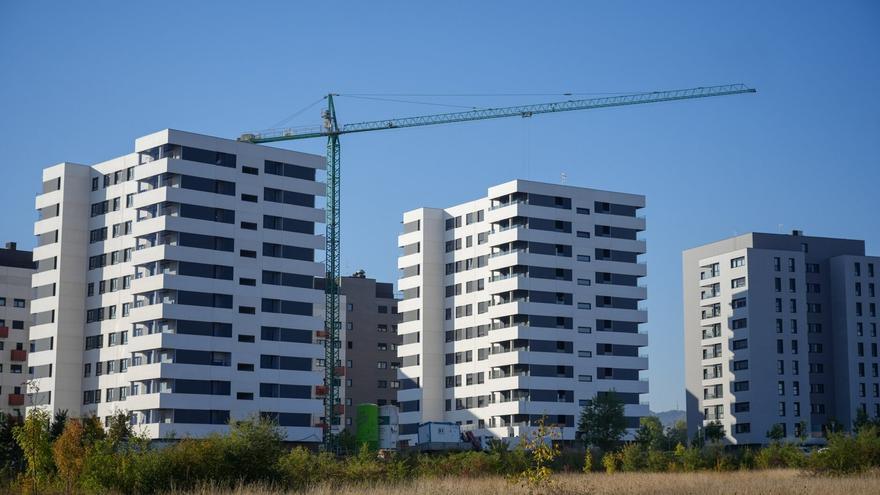 Vitoria es la novena capital del Estado en la que más ha caído la oferta de viviendas en venta