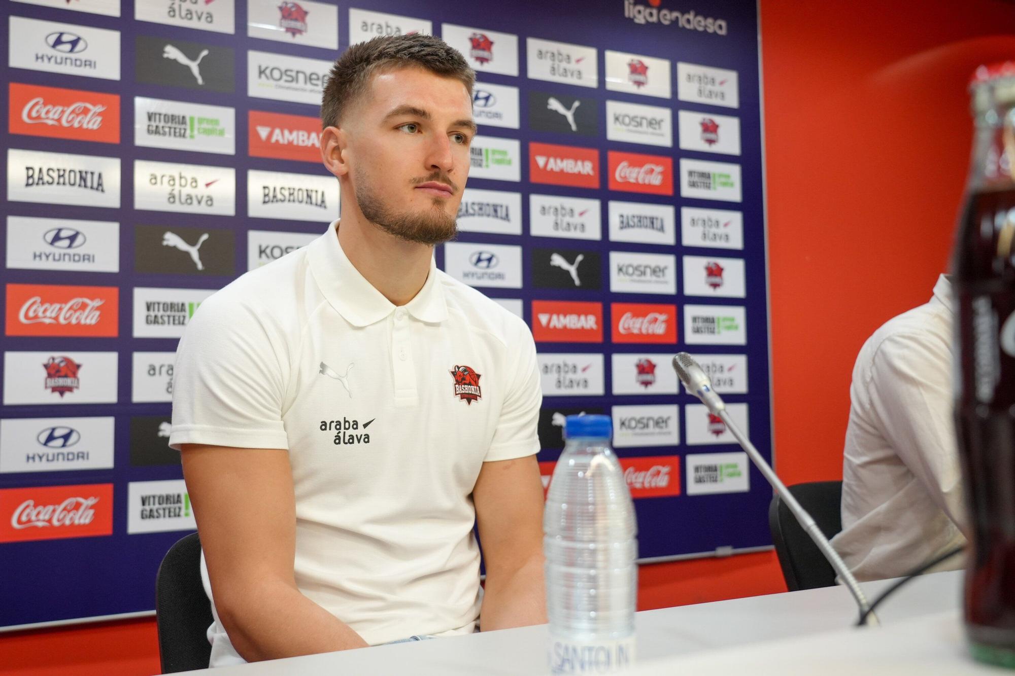 En imágenes: Presentación de Clément Frisch como jugador del Baskonia