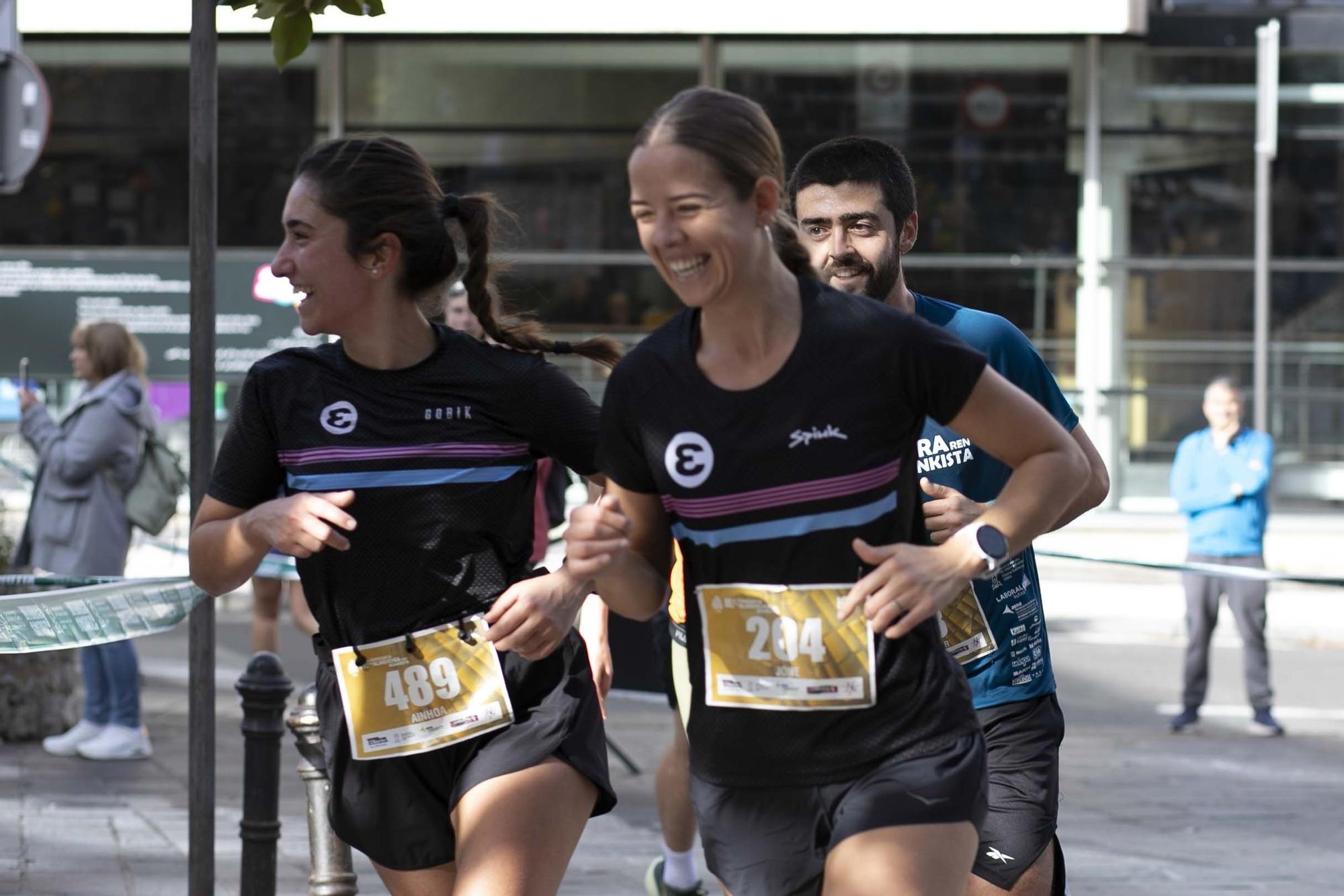 En imágenes: Miles de personas participan en La Conquista de la Almendra