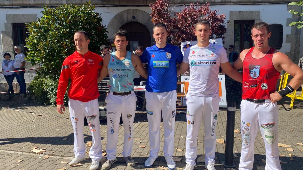 Oier Kañamares, Ibai Soroa, Txomin Amundarain, Iker Vicente y Julen Kañamares, en Lekunberri.