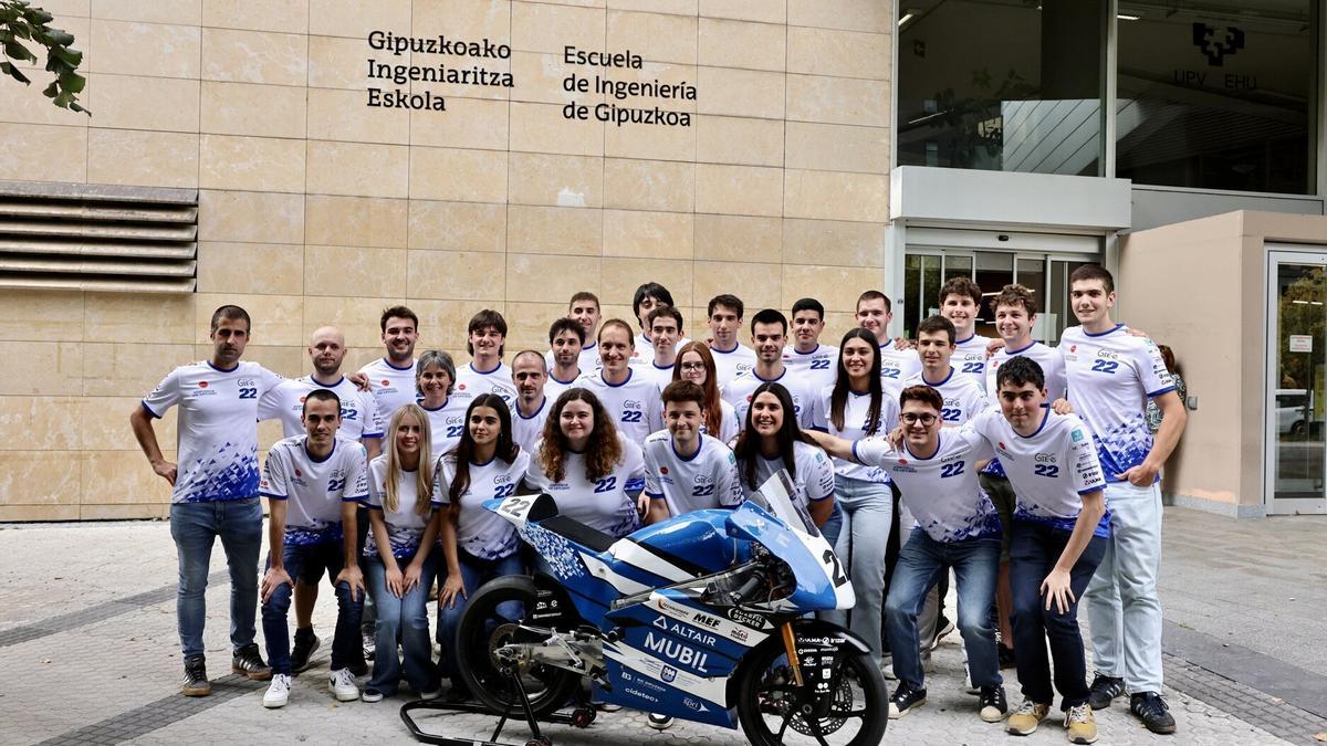 Presentación de la moto eléctrica de los estudiantes de ingeniería