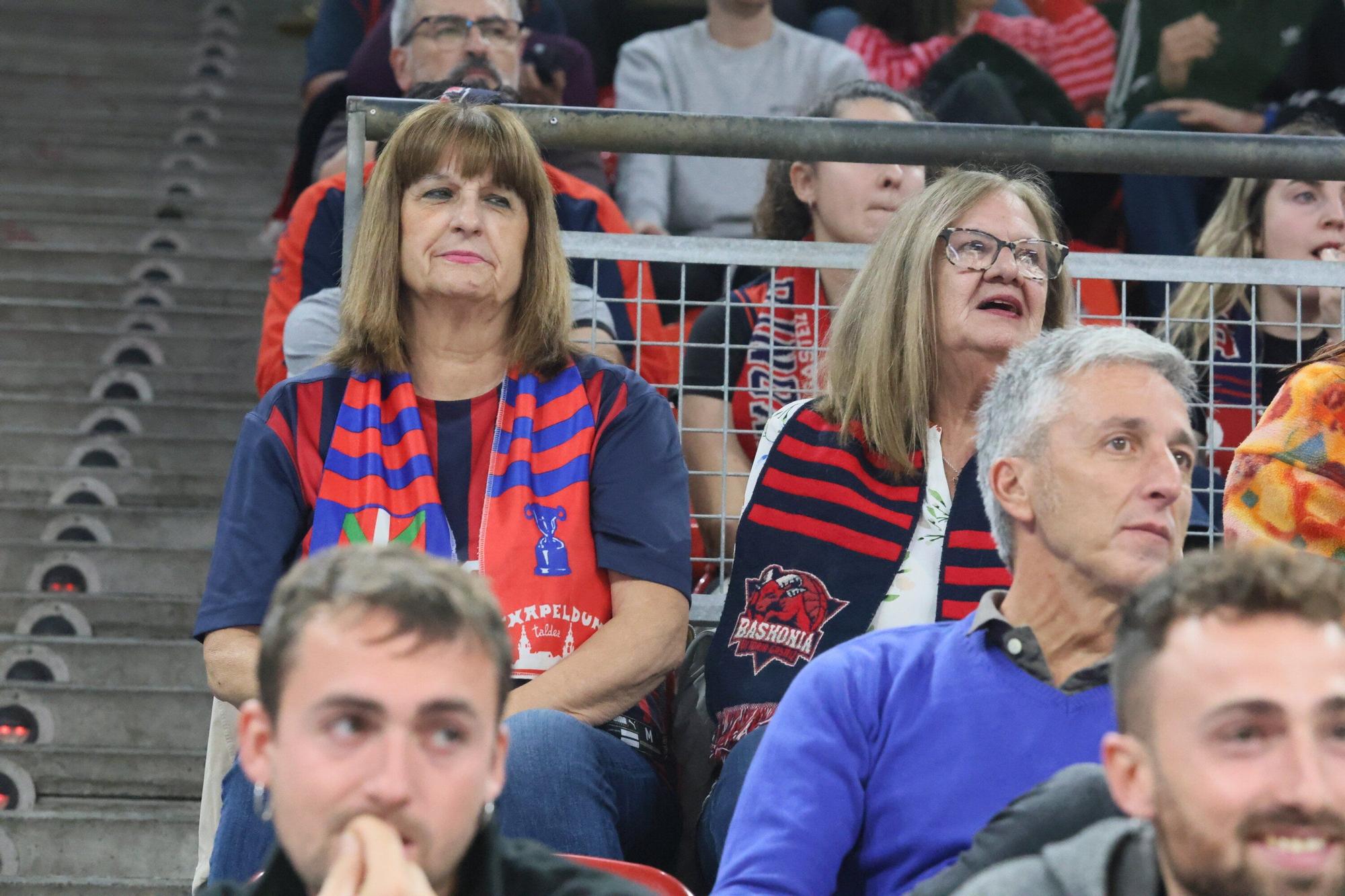 En imágenes: Ambiente en el Baskonia - Bologna (¡Búscate en las fotos!)