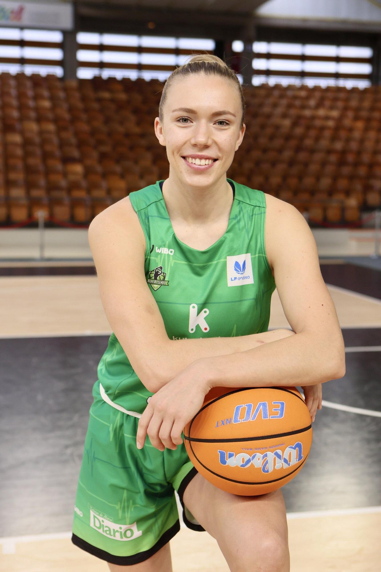Lotta-Maj Lahtinen, base del Kutxabank Araski 2025-26
