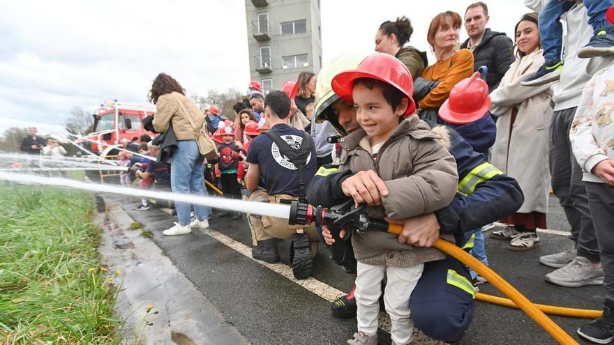 Niños y adultos podrán sentirse bomberos y bomberas por un día en Donostia