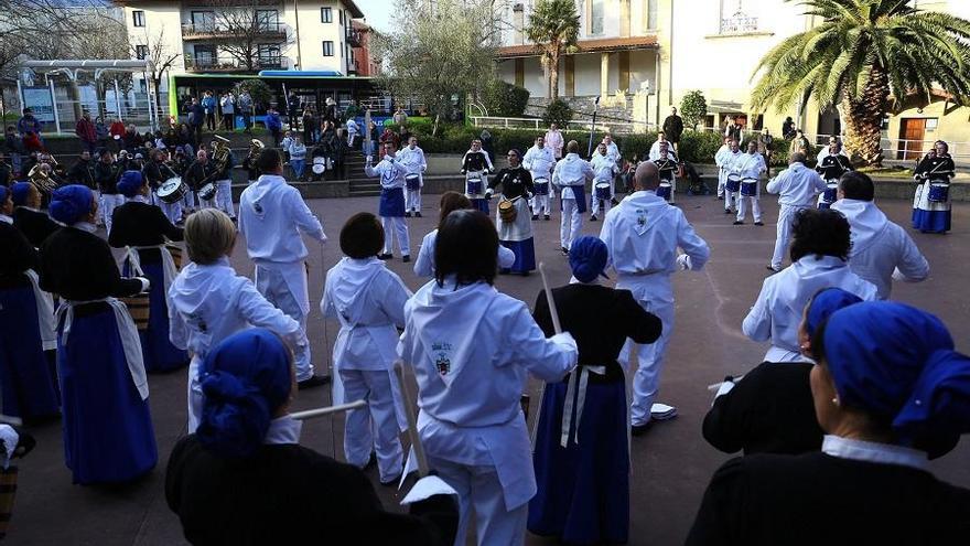 Imagen de la Tamborrada de Alza SJC el año pasado.