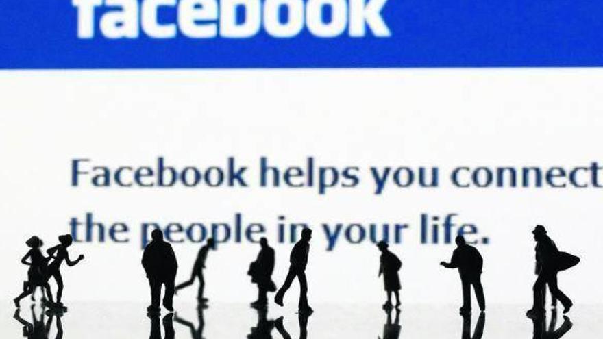 La red social Facebook cuenta con 2.000 millones de usuarios activos al mes.