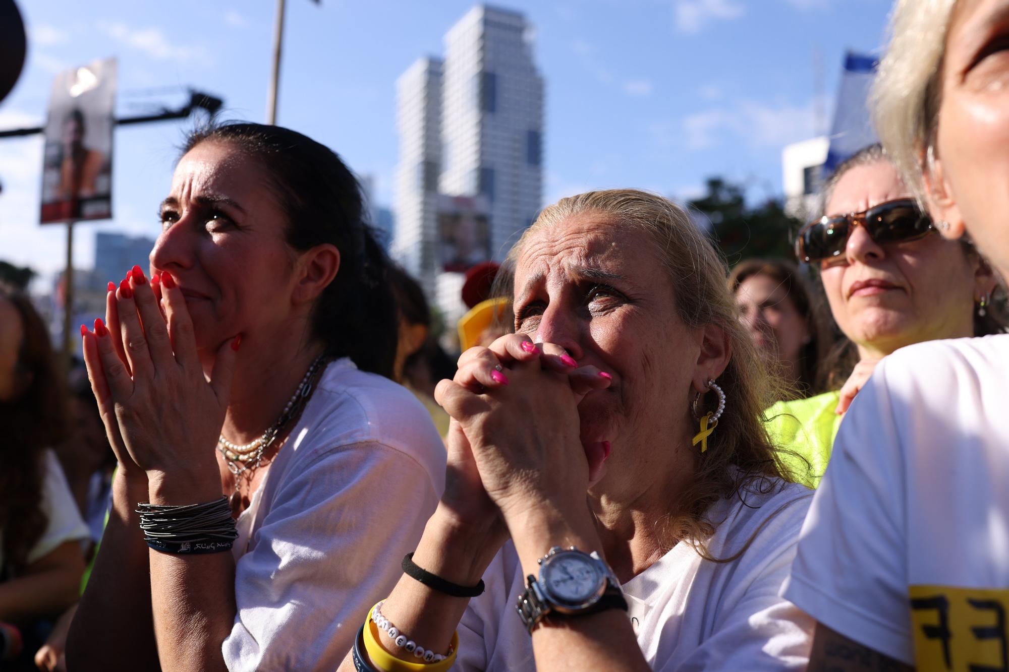 En imágenes | Los familiares de los rehenes israelíes celebran su liberación