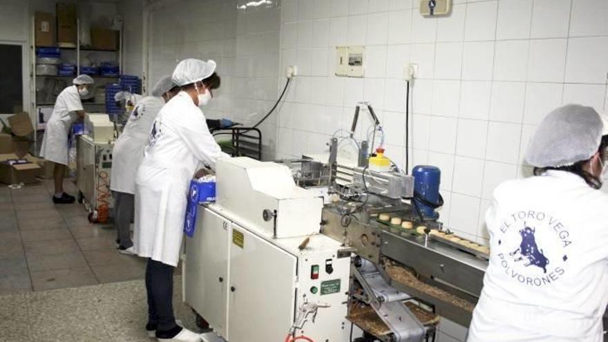 Polvorones &quot;El Toro&quot; pierde el &quot;Vega&quot; para alejarse de polémicas y el boicot