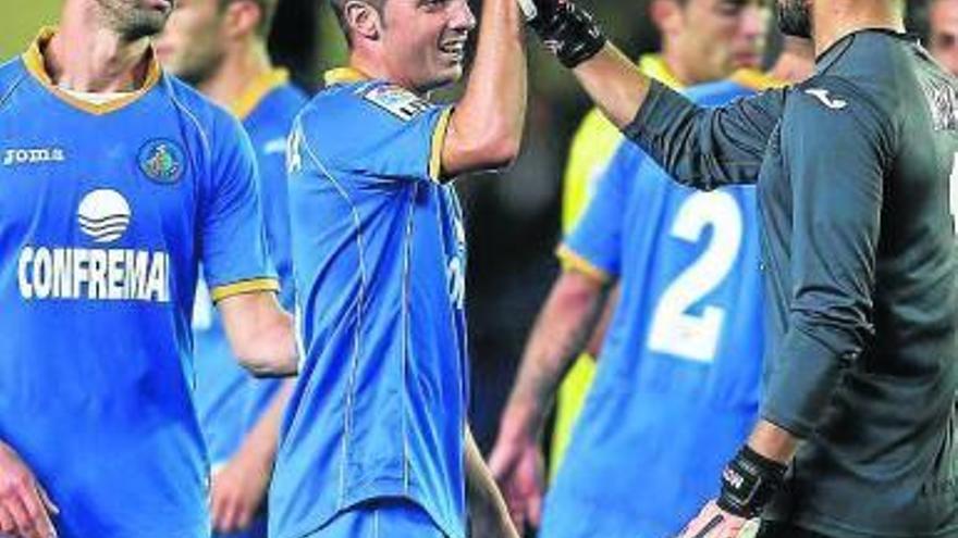 El Getafe se aprovecha de las desgracias del conjunto local en El Madrigal