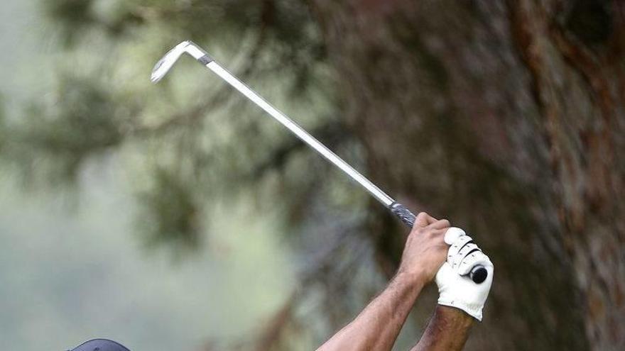 Tiger Woods acaba con -8 en su regreso