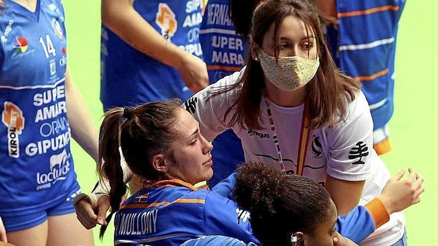 Jugadoras del Bera Bera, al término del partido.. Foto: Efe